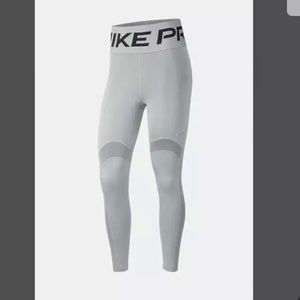 Nike training leggings